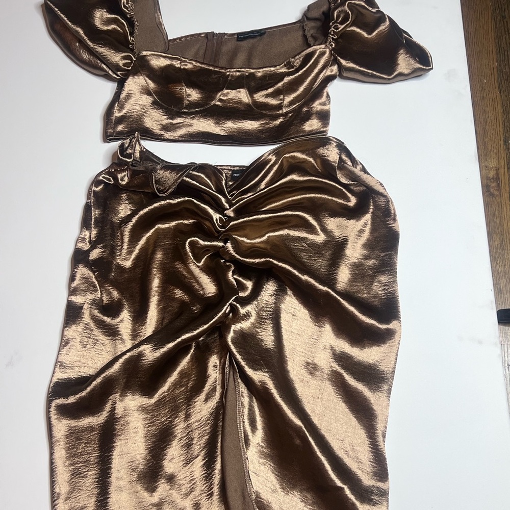 Pretty Little Thing 2 pc outfit